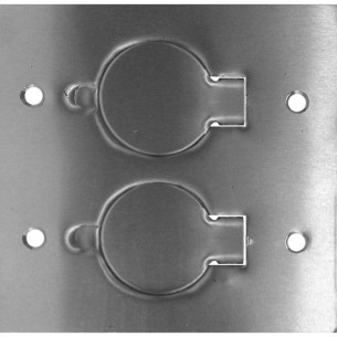 Placa Piso Inox 4X4''Tomada Universal''Com 2 Tampa Unha Pi442U Placa Piso Inox 4X4''Tomada Universal''Com 2 Tampa Unha Pi442U