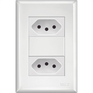Conjunto Fame Evidence 4X2 Branco Com Placa (2Tomada 10A) 
