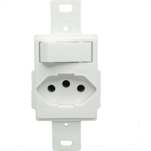 Conjunto Para Condulete Dicompel Monaco Branco 1 Simples + Tomada 2P.+T. 20A. - Dc-6100/3