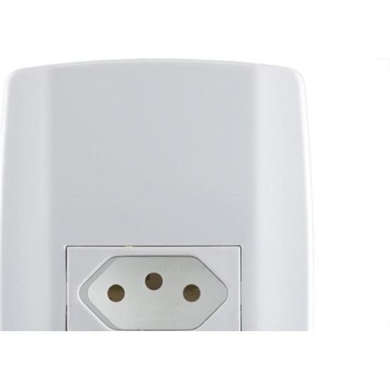 Conjunto Ilumi Slim 4X2 Branco Com Placa (1Tomada 10A) 80150 Conjunto Ilumi Slim 4X2 Branco Com Placa (1Tomada 10A) 80150