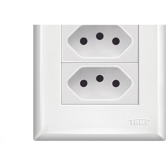 Conjunto Fame Evidence 4X2 Branco Com Placa (3Tomada 10A) Conjunto Fame Evidence 4X2 Branco Com Placa (3Tomada 10A)