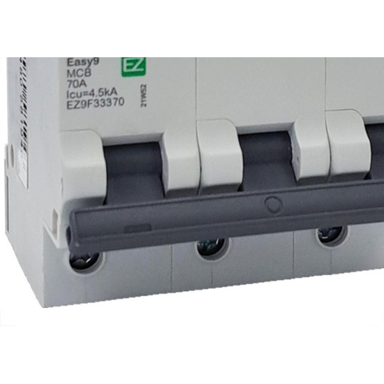 Disjuntor Schneider ''Din'' Tripolar 70A. C Disjuntor Schneider ''Din'' Tripolar 70A. C