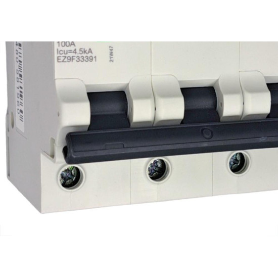 Disjuntor Schneider ''Din'' Tripolar 100A. C