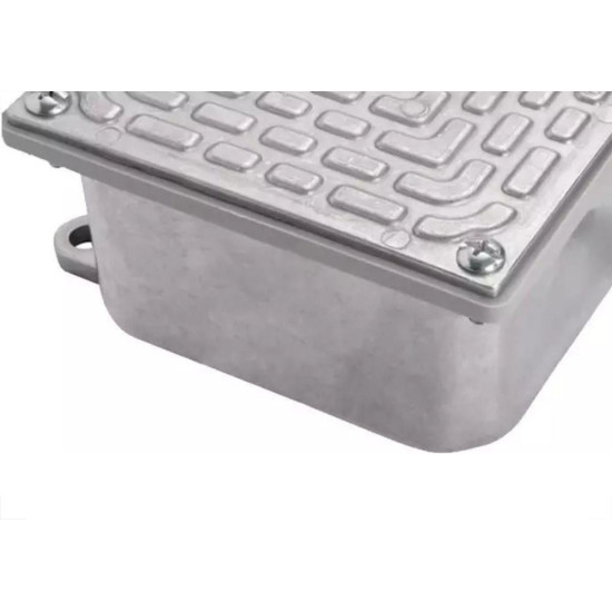 Caixa Passagem Aluminio Tramontina 10Cm X 10Cm - 56123001 Caixa Passagem Aluminio Tramontina 10Cm X 10Cm - 56123001