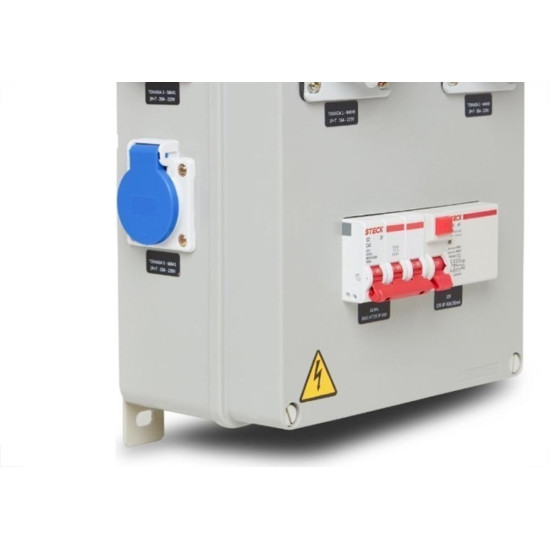 Quadro De Comando Steck Com 1 Disj. Trifas. 40A.+1 Idr 40A.+2 Tomadas Industr. N4049+4 Tomadas 2P+T. 20A. 220V.