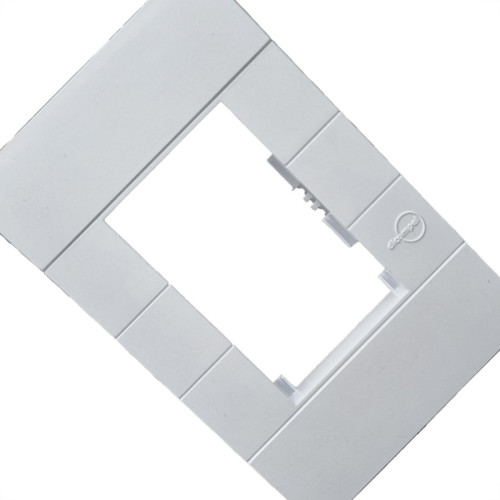 Placa Conjunto Dicompel Ritz Branca 4X2 - 3 Modulos Horizontais + Suporte - Rzb-2300/35 Placa Conjunto Dicompel Ritz Branca 4X2 - 3 Modulos Horizontais + Suporte - Rzb-2300/35