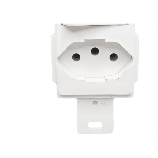 Conjunto Para Condulete Dicompel Monaco Branco 1 Simples + Tomada 2P.+T. 10A. - Dc-6100/1